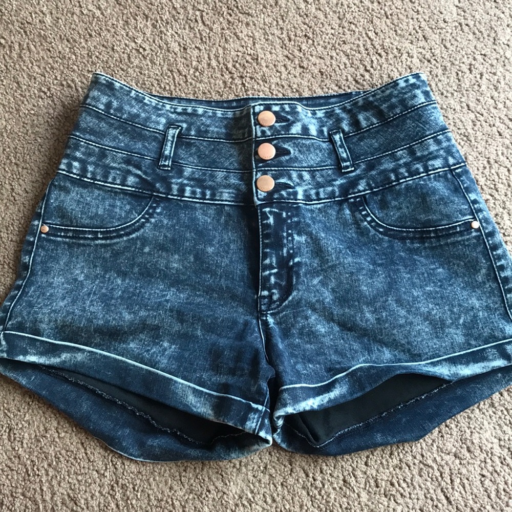 Acid wash super stretchy denim shorts